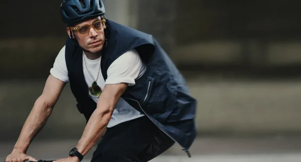 OAKLEY META  HSTN SMART GLASSES